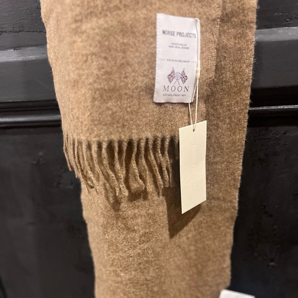 Norse Projects camel/nude scarf - Moon Lambswool